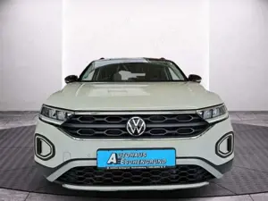 Volkswagen T-Roc 1.5 TSI Life KLIMA SHZ PDC LM18 VORB.NAVI Bild 4