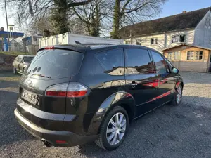 Ford S-Max 2.2 Titanium*NAVI*AHK*Zahnriemen*Allwetterreifen Bild 4