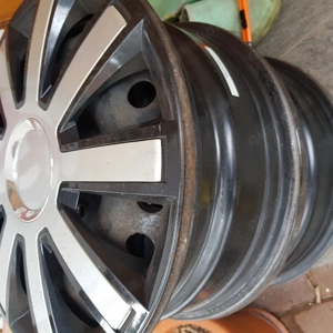 Stahlfelgen mit Kunststoffradkappen