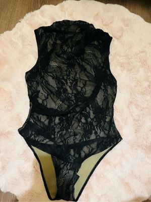 schöner body blickdicht spitze 