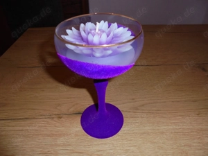 Blumenkerze in Samtglas lila unbenutzt Dekoartikel