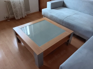 Couchtisch mit Glasplatte