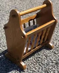 Zeitungsständer aus Holz