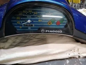  Lenkerverkleidung komplett mit Schaltern für Piaggio SSL1, 25 50   Bild 3