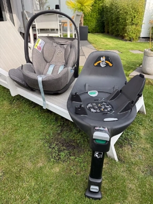Cybex Cloud Z+ i Size mit Base Z   inkl. Isofix-Basis