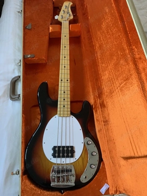 Ernie Ball Music Man BFR Nitro StingRay Retro 76 Radio Knopf 4-saitige Bassgitarre