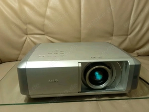 Sanyo PLV Z4 Beamer Heimkino HDTV Projektor HDMI