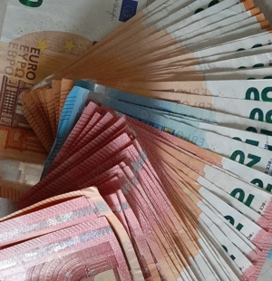 (*Frei*)-zuegige Putzfee für 40 Eur pro Stunde gesucht 