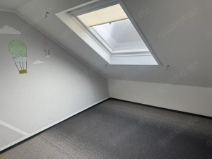 Helle und freundliche 4,5 Zimmer Wohnung mit EBK und Balkon