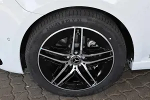 Mercedes-Benz V 250 d AMG MBUX+360°+AHK+Night+Distronic+Standh Bild 4