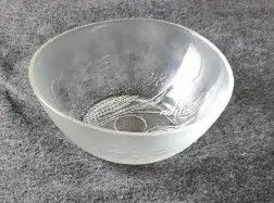 Glasschüssel mit Muster