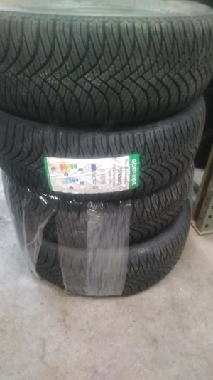 4 nagelneue Ganzjahresreifen 215 65 15 wegen Fehlkauf 120 Euro