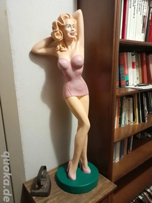 Marylin Monroe Statuette 90 cm hoch. Zart Rosa Bikini. So gut wie neu
