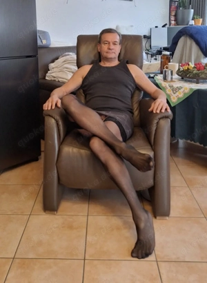 Bi möchte Männerfüße lecken