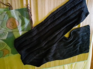 Schwarzer Schal für 3     Schal mit Muster für 2        EINZELKAUF JEDERZEIT MÖGLICH