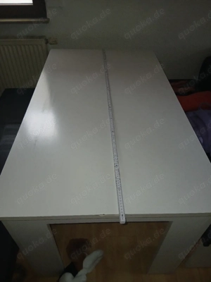 Esstisch  mit zwei bänke 