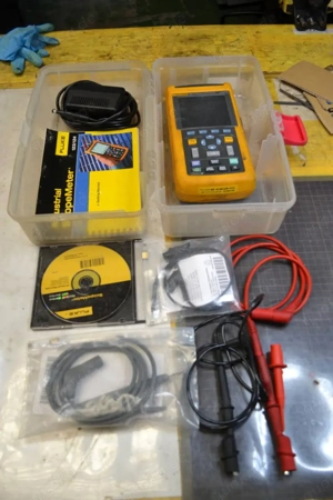 Fluke 123 Scopemeter Oszilloskope Multimeter