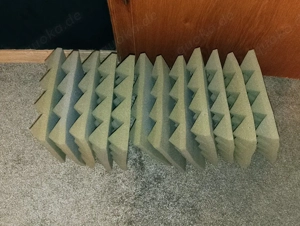 12x Akustikschaumstoff Pyramiden 25x25cm grau