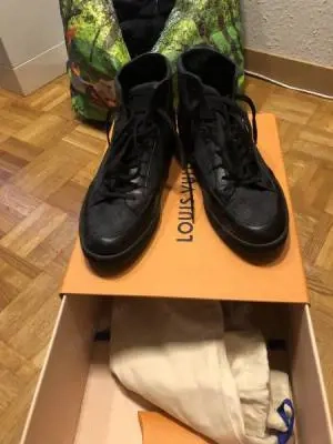 Authentische Louis-Vuitton-Schuhe in nahezu neuwertigem Zustand. Bild 2