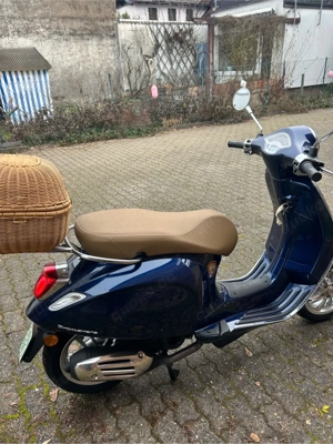 Vespa Roller 50, fast nagelneu