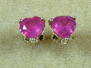 NEU: Ohrstecker 925 Silber vergoldet mit Rubin-Herzen