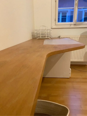 Schreibtisch mit Massivholzplatte und Rollcontainer Bild 3