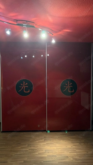 Schrank "asiatischer" Stil