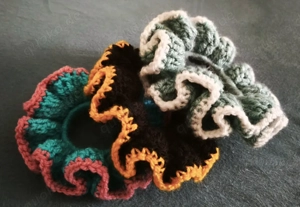 Scruncies, gehäkelt 