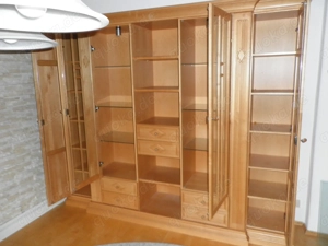 Wohnwand Holz, B 240 cm H 210 cm Bild 4