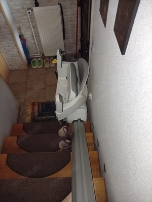 Elektro treppenlift.... Zwei treppenlift für den Preis von 1000   Bild 4