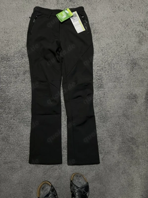 Skihose neu in schwarz Größe S mit Etikett