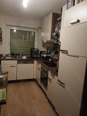 Küche mit Elektrogeräte 