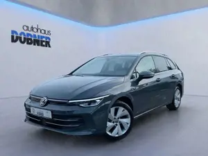 Volkswagen Golf VIII Variant 1.5 eTSI STYLE +PANO+AHK+ACC+