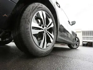 Mercedes-Benz GLA 220 d 4MATIC Progressive Night Panorama AHK Bild 5