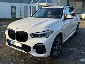 BMW X5 M-Sport Shadow-Line Laser HUD StandHzg Softclose Komfortzugang Panoramadach elektrAHK Sportsi