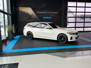 BMW 320 dA To.Innov-Paket+Navi+360°+19Zoll+LED+HIFI Bild 2