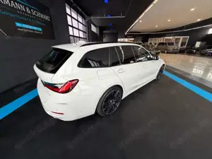 BMW 320 dA To.Innov-Paket+Navi+360°+19Zoll+LED+HIFI Bild 3