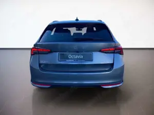Skoda Octavia Combi Tour 2.0TDI LED.DSG.NAV.AHK.KAM.HUD.SignA.KE Bild 5