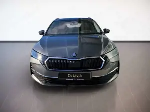 Skoda Octavia Combi Tour 2.0TDI LED.DSG.NAV.AHK.KAM.HUD.SignA.KE Bild 3