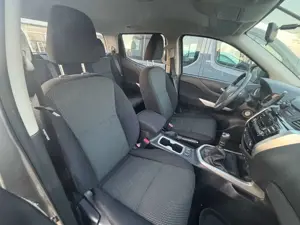 Nissan Navara NAVARA dCi 2.3 4x4 Acenta Bild 3
