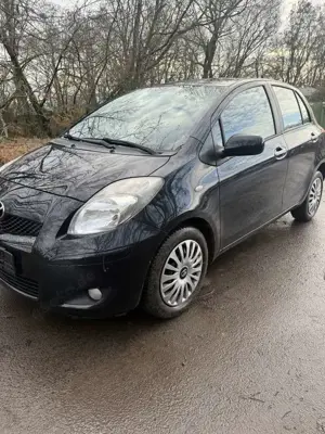 Toyota Yaris 1.33 VVT-i Cool Bild 2