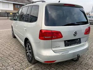 Volkswagen Touran Comfortline BMT/Auto/Navi/Tüv Neu/7Sitzer Bild 4