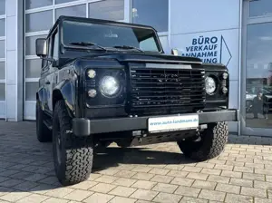 Land Rover Defender 90 TD4 6-Gang NAV AHK LED 57TKM DE-FZG.