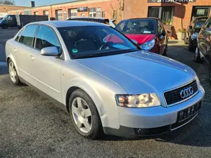 Audi A4 A4 2.4 1ter HAND - VOLLSCHECKHEFT TÜV  AU NEU