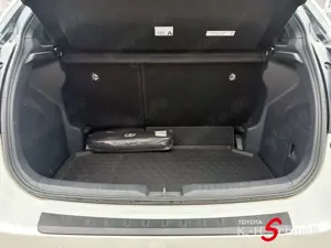 Toyota Yaris Hybrid Style 5-TÜRER, 1,5-L-VVT-IE HYBRID SYST. 85 Bild 5