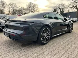 Porsche Taycan Taycan Turbo Bild 4