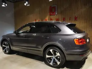Bentley Bentayga Bentayga W12 Mulliner-Rear Entertainment-Blackpack Bild 3