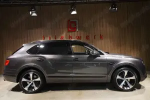 Bentley Bentayga Bentayga W12 Mulliner-Rear Entertainment-Blackpack Bild 1