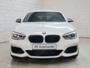 BMW 135 M135i xDrive Aut. LED Navi Alcantara 8-fach Bild 2