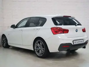 BMW 135 M135i xDrive Aut. LED Navi Alcantara 8-fach Bild 4